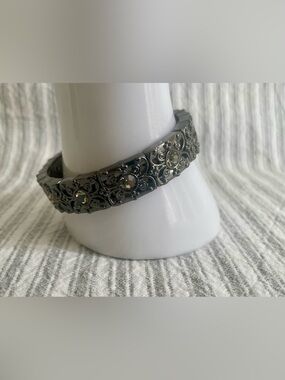 LIA SOPHIA Gunmetal Filigree Stretch Bracelet Smoky Glass Crystal Accents‎ #725